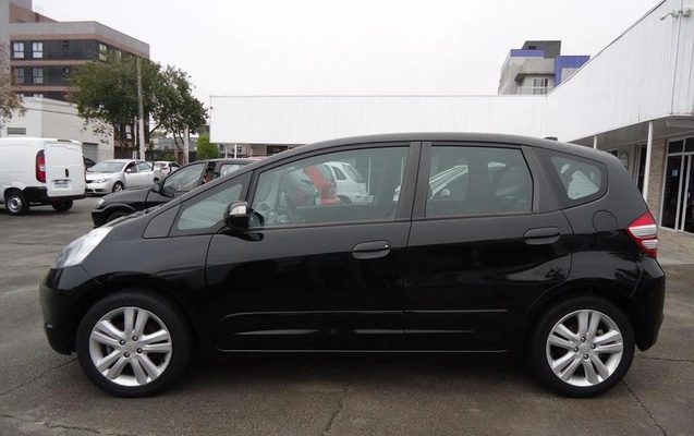 imagem-https://www.socarrao.com.br/sc-vehicle-images-prod/3886308/1789672872796-8302157_1_B_91d61838f7.jpeg