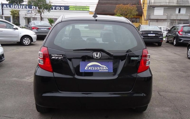 imagem-https://www.socarrao.com.br/sc-vehicle-images-prod/3886308/1789672872796-8302157_3_B_b8f6c5f333.jpeg