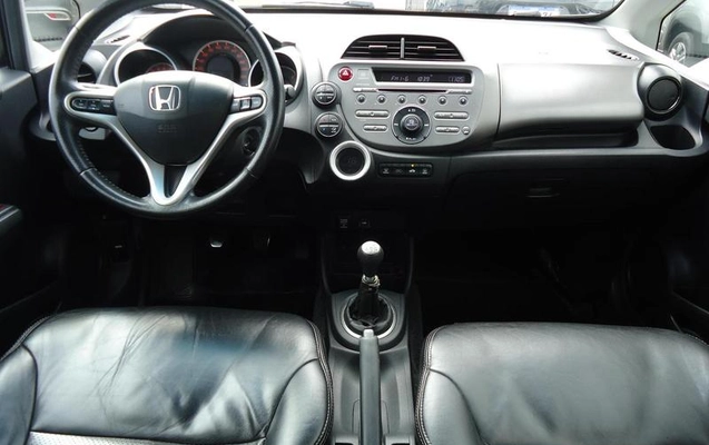 imagem-https://www.socarrao.com.br/sc-vehicle-images-prod/3886308/1789672872797-8302157_8_B_99719c87fa.jpeg