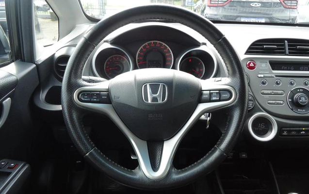 imagem-https://www.socarrao.com.br/sc-vehicle-images-prod/3886308/1789672872798-8302157_10_B_3467d6679c.jpeg