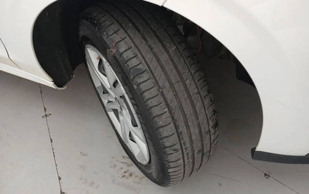 imagem-https://www.socarrao.com.br/sc-vehicle-images-prod/3886443/1789587848698-14.jpg