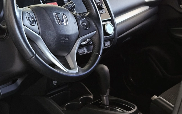imagem-https://www.socarrao.com.br/sc-vehicle-images-prod/3886478/1789587892888-P45IhzQtPhRhvieZccNRdHUdZQjlM6di.jpg