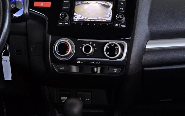imagem-https://www.socarrao.com.br/sc-vehicle-images-prod/3886478/1789587892892-XuvNoIJWTVDLLO9c6IFQ7adngbAa3tAH.jpg