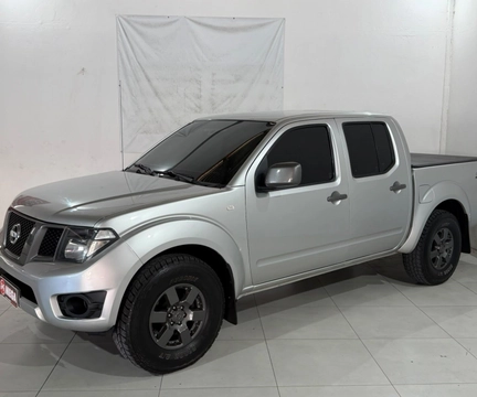Nissan Frontier 2015 Prata — foto 1 de 3
