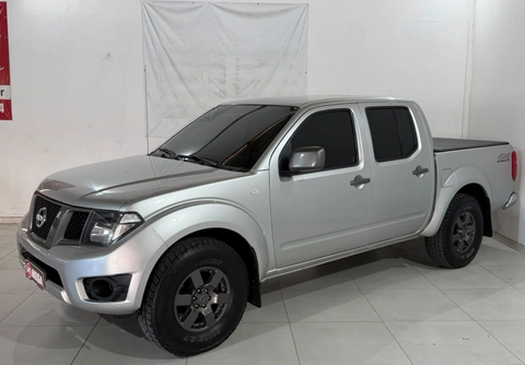 Nissan Frontier 2015 Prata — foto 1 de 3