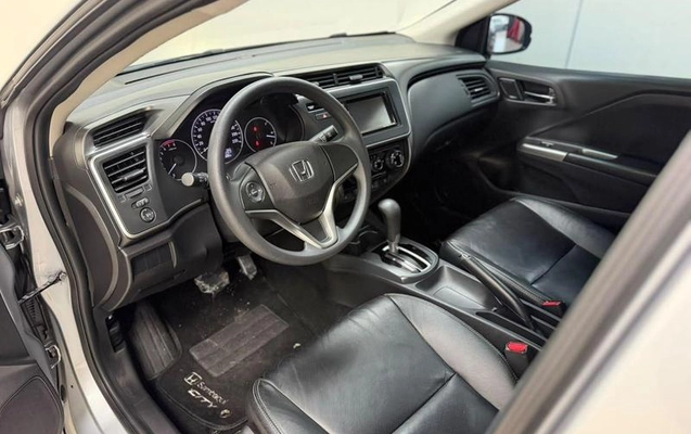 imagem-https://www.socarrao.com.br/sc-vehicle-images-prod/3886513/1789588187784-8459511_5_B_8660dc4e84.jpeg