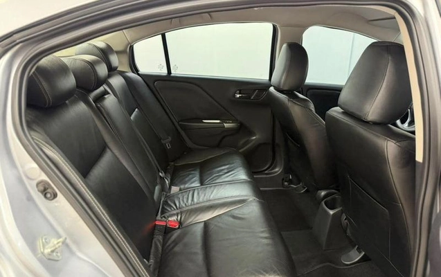 imagem-https://www.socarrao.com.br/sc-vehicle-images-prod/3886513/1789588187790-8459511_13_B_55126cda1a.jpeg