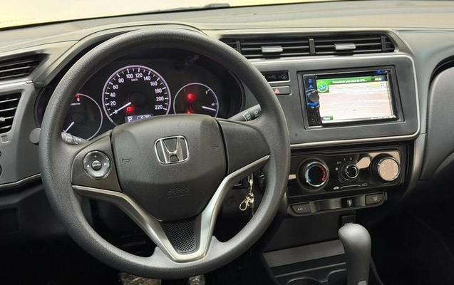 imagem-https://www.socarrao.com.br/sc-vehicle-images-prod/3886513/1789588187804-8459511_16_B_e99d15c2e8.jpeg