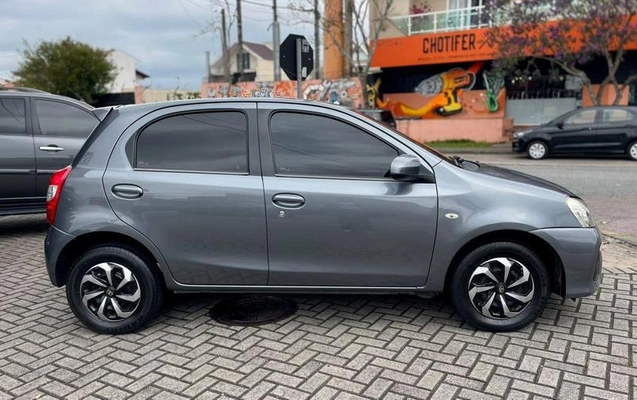 imagem-https://www.socarrao.com.br/sc-vehicle-images-prod/3886516/1789588236198-8475411_2_B_80da4d96ba.jpeg