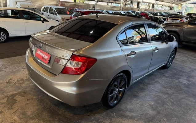 imagem-https://www.socarrao.com.br/sc-vehicle-images-prod/3886562/1789588777282-8483895_9_B_87d2e8aa1c.jpeg