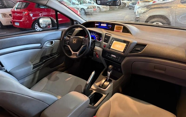 imagem-https://www.socarrao.com.br/sc-vehicle-images-prod/3886562/1789588777300-8483895_11_B_fd55eaf284.jpeg