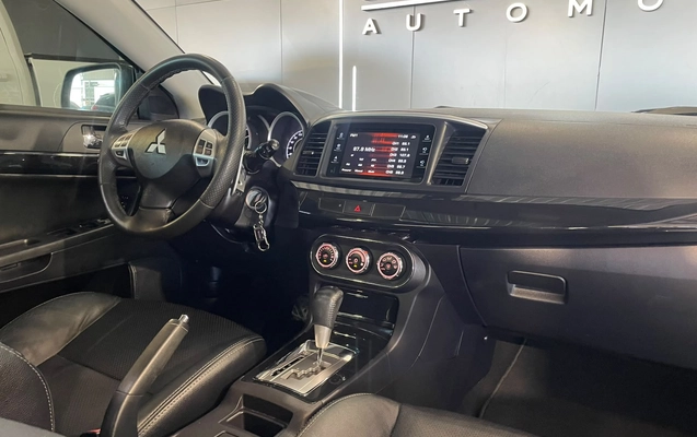 imagem-https://www.socarrao.com.br/sc-vehicle-images-prod/3886570/1789588425708-003_ca7344ec8c9cc701bd9e957df4650c9b.jpeg
