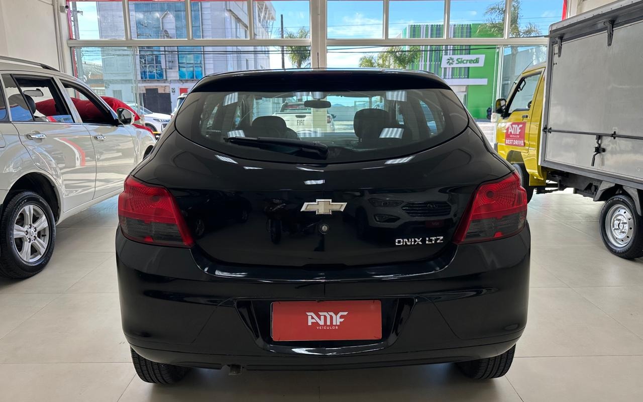 imagem-https://www.socarrao.com.br/sc-vehicle-images-prod/3886934/1789589155065-bmFlLmpwZWc.jpeg
