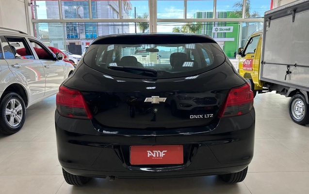 imagem-https://www.socarrao.com.br/sc-vehicle-images-prod/3886934/1789589155065-bmFlLmpwZWc.jpeg