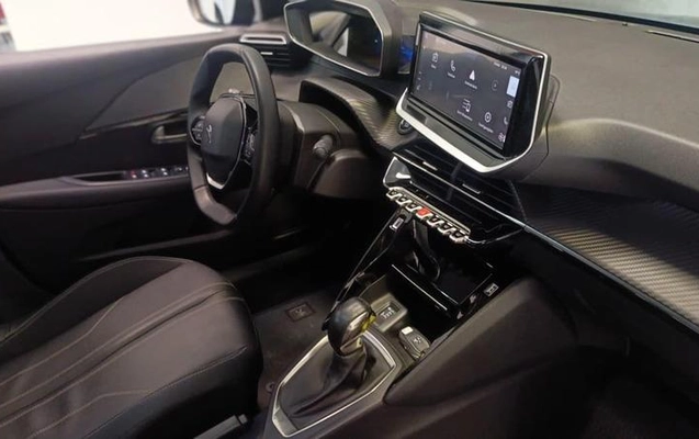 imagem-https://www.socarrao.com.br/sc-vehicle-images-prod/3886963/1789589297261-8425212_14_B_49542aa30e.jpeg