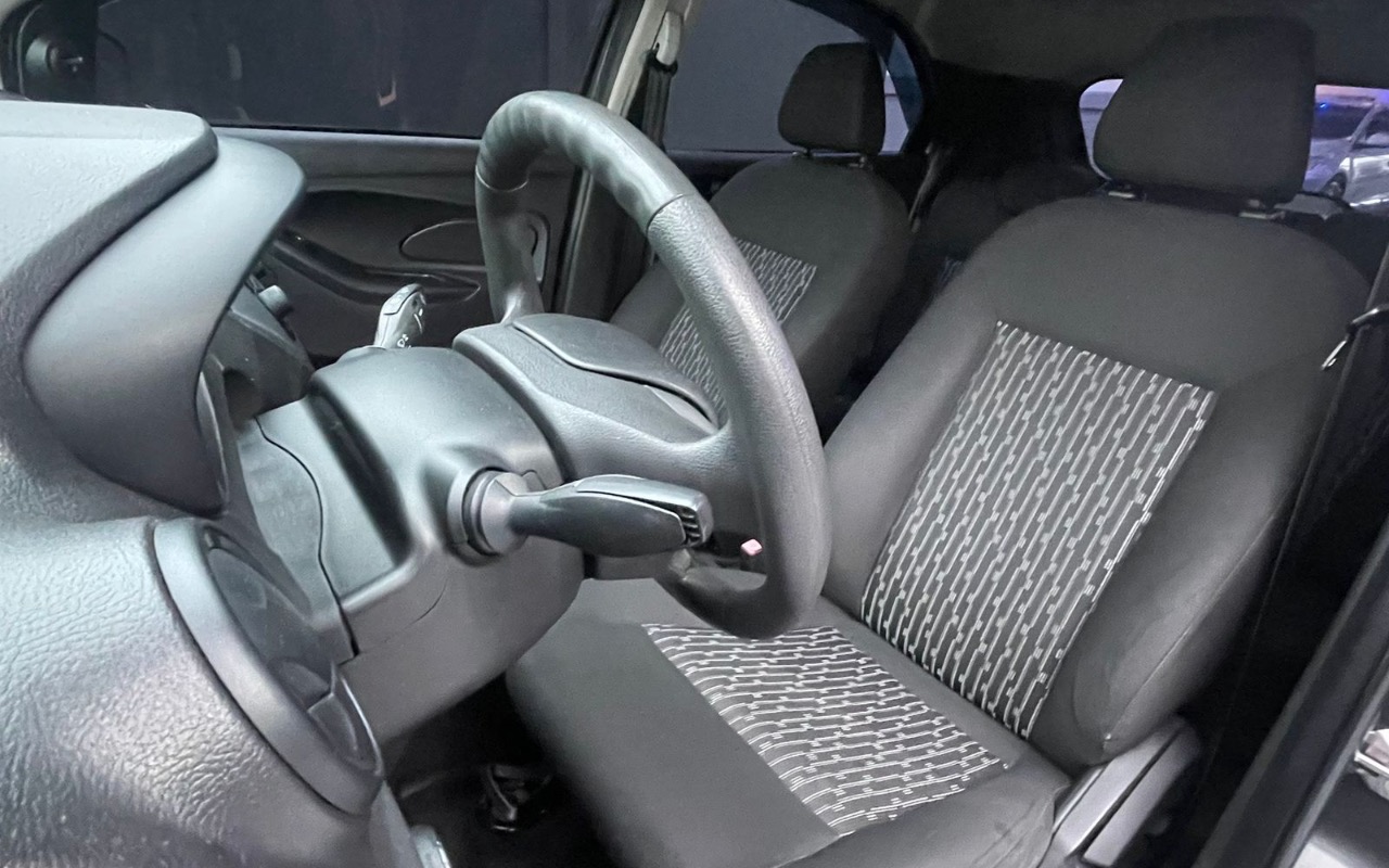 imagem-https://www.socarrao.com.br/sc-vehicle-images-prod/3887008/1789589335652-V2hhdHNBcHAgSW1hZ2UgMjAyNi0wNy0wMiBhdCAyMS4wOS4yMiAoMikuanBlZw.jpeg
