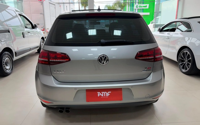 imagem-https://www.socarrao.com.br/sc-vehicle-images-prod/3887120/1789589497795-dGV1Z2ZuLmpwZWc.jpeg