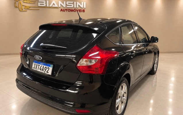 imagem-https://www.socarrao.com.br/sc-vehicle-images-prod/3887289/1789589977775-Z8AWuW3NvpTEORZhtVWCZzuWgviWi8L2.jpg