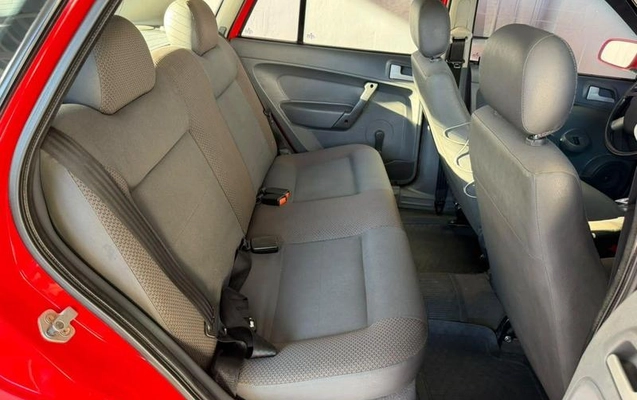 imagem-https://www.socarrao.com.br/sc-vehicle-images-prod/3887353/1789590160401-8484048_13_B_06054a7cb3.jpeg