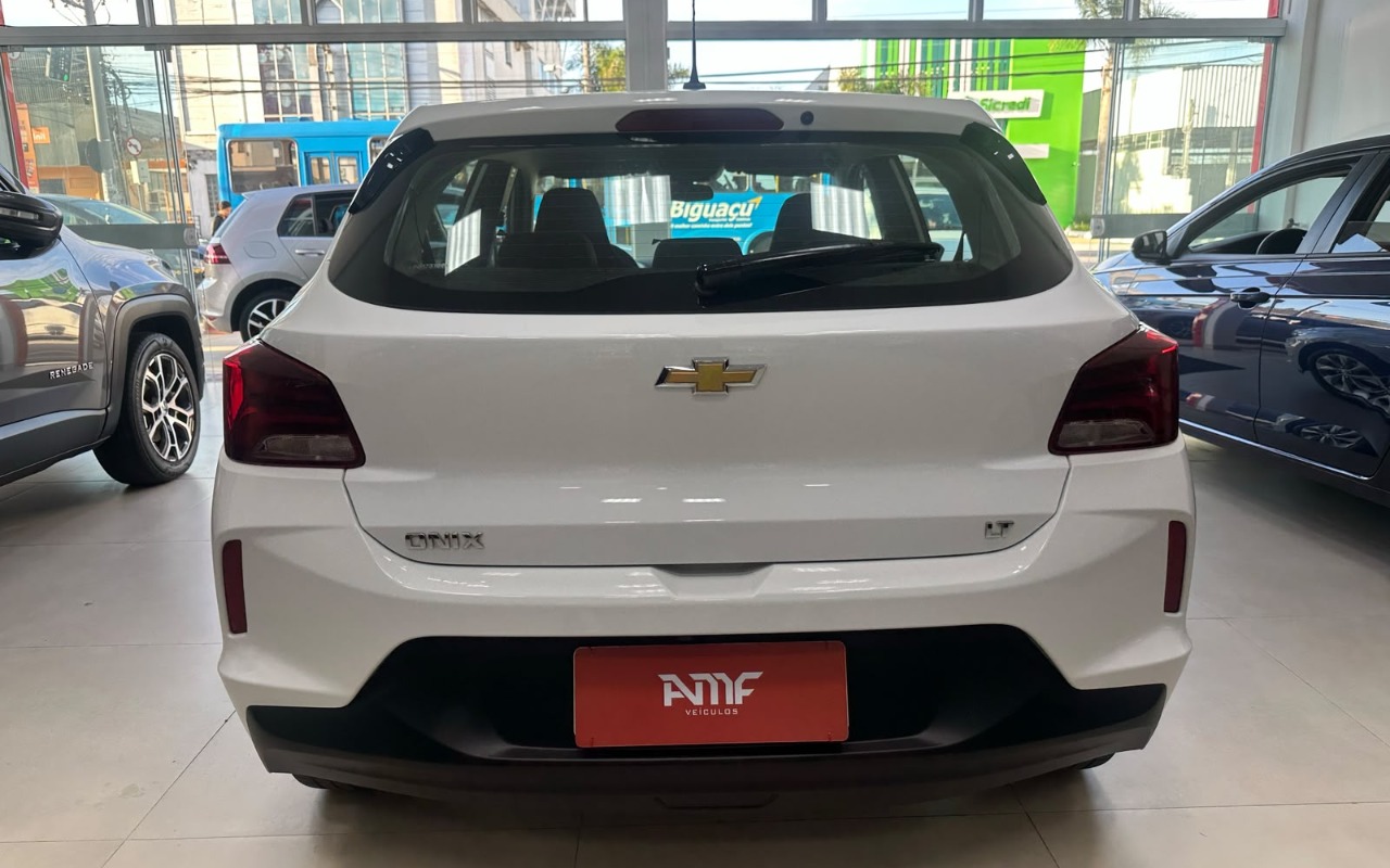 imagem-https://www.socarrao.com.br/sc-vehicle-images-prod/3887586/1789590489412-ZGguanBlZw.jpeg