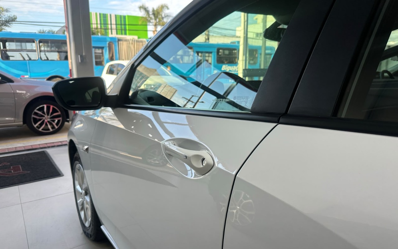 imagem-https://www.socarrao.com.br/sc-vehicle-images-prod/3887586/1789590489548-Yi5qcGVn.jpeg