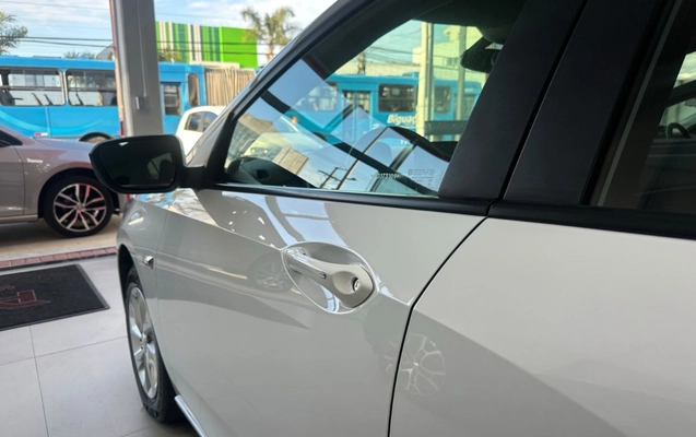imagem-https://www.socarrao.com.br/sc-vehicle-images-prod/3887586/1789590489548-Yi5qcGVn.jpeg