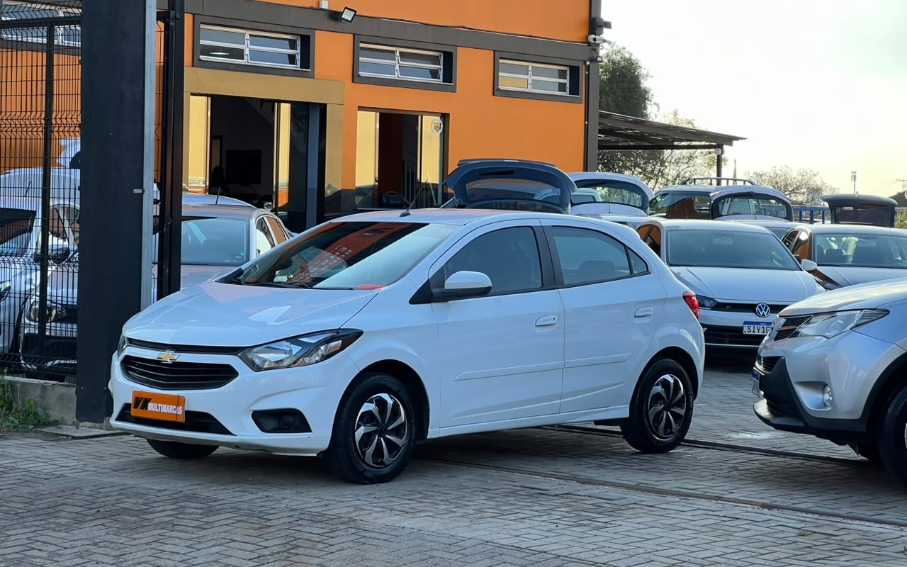 Chevrolet Onix 2017 Branco — foto 1 de 3