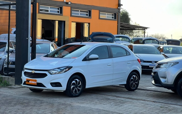 imagem-https://www.socarrao.com.br/sc-vehicle-images-prod/3887722/1789590962872-V2hhdHNBcHAgSW1hZ2UgMjAyNi0wOS0xNiBhdCAxNy4wNC40OCAoMSkuanBlZw.jpeg