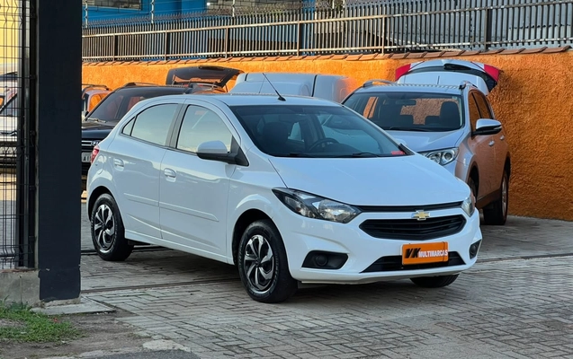 imagem-https://www.socarrao.com.br/sc-vehicle-images-prod/3887722/1789590963155-V2hhdHNBcHAgSW1hZ2UgMjAyNi0wOS0xNiBhdCAxNy4wNC40OS5qcGVn.jpeg