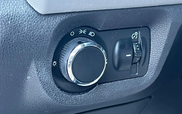 imagem-https://www.socarrao.com.br/sc-vehicle-images-prod/3887722/1789590963643-V2hhdHNBcHAgSW1hZ2UgMjAyNi0wOS0xNiBhdCAxNy4wNC41MCAoNCkuanBlZw.jpeg