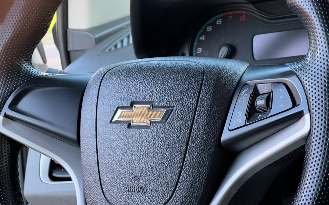 imagem-https://www.socarrao.com.br/sc-vehicle-images-prod/3887722/1789590963842-V2hhdHNBcHAgSW1hZ2UgMjAyNi0wOS0xNiBhdCAxNy4wNC41MS5qcGVn.jpeg