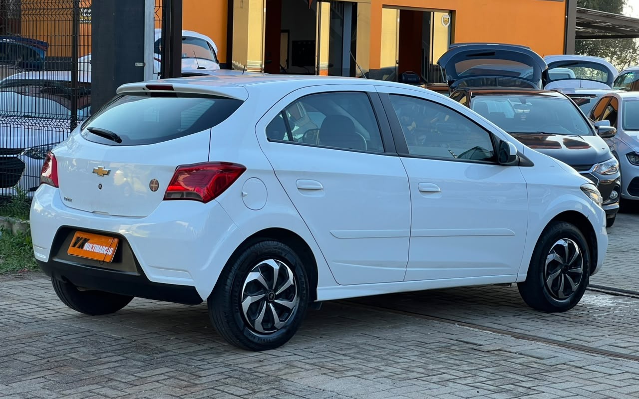 imagem-https://www.socarrao.com.br/sc-vehicle-images-prod/3887722/1789590964252-V2hhdHNBcHAgSW1hZ2UgMjAyNi0wOS0xNiBhdCAxNy4wNC40OSAoMykuanBlZw.jpeg
