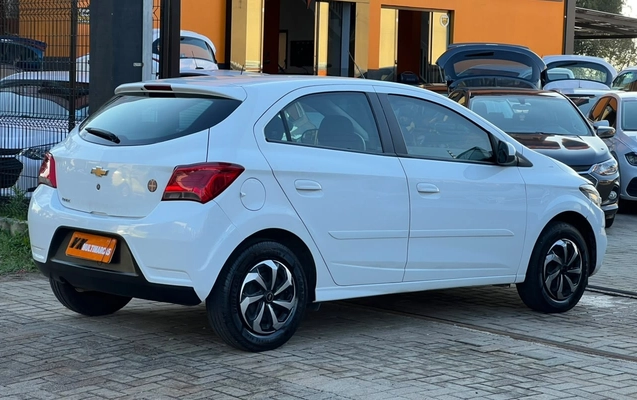 imagem-https://www.socarrao.com.br/sc-vehicle-images-prod/3887722/1789590964252-V2hhdHNBcHAgSW1hZ2UgMjAyNi0wOS0xNiBhdCAxNy4wNC40OSAoMykuanBlZw.jpeg