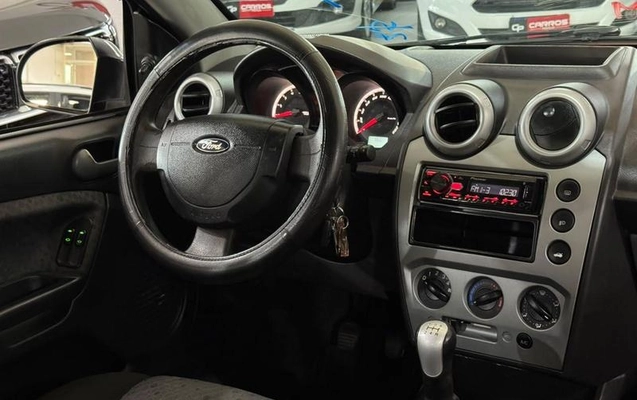 imagem-https://www.socarrao.com.br/sc-vehicle-images-prod/3887831/1789661460646-8425108_10_B_d548f957c2.jpeg