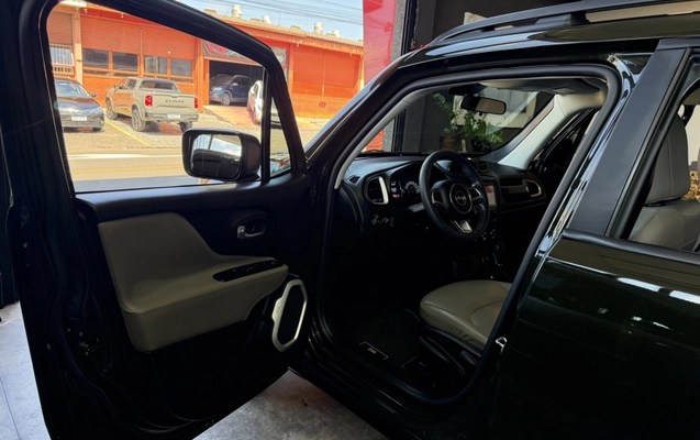imagem-https://www.socarrao.com.br/sc-vehicle-images-prod/3887848/1789591263531-app-photos-jvIVpxIT40IDotlkcPkuT6RmInxkMMdj.jpg