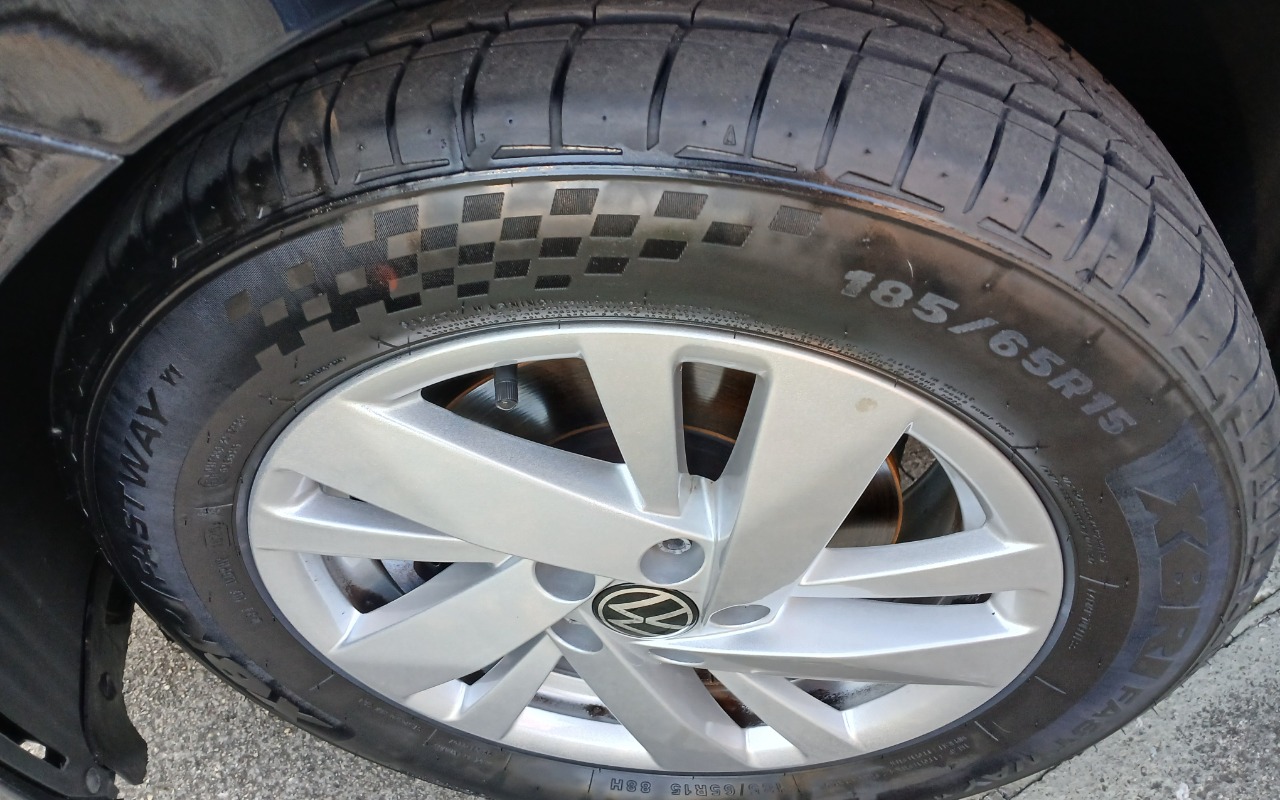 imagem-https://www.socarrao.com.br/sc-vehicle-images-prod/3888008/1789591494377-MTc4OTU5MDgzMTc4MjcwNzQwODQzMDQzOTYwNjM0MDUuanBn.jpg