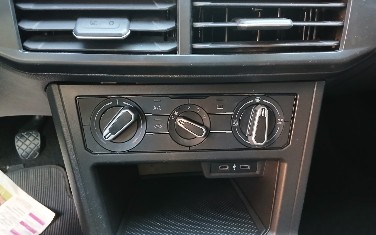 imagem-https://www.socarrao.com.br/sc-vehicle-images-prod/3888008/1789591495319-MTc4OTU5MTA0MTIxMDE3MzQwNTU5MjQ3MTM1NjI0ODEuanBn.jpg