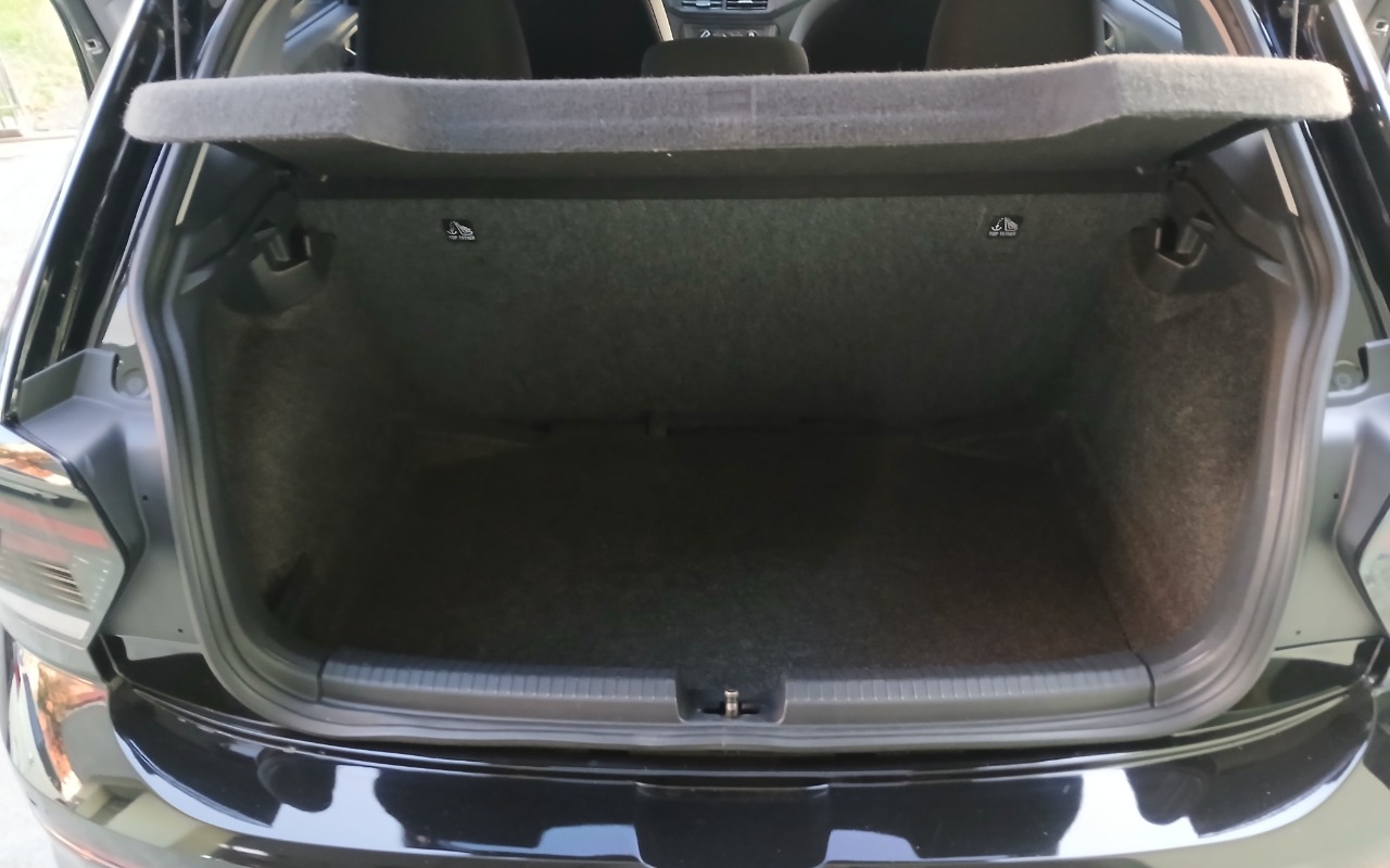 imagem-https://www.socarrao.com.br/sc-vehicle-images-prod/3888008/1789591496294-MTc4OTU5MTIxOTc5NjU3MTM3NTUzMTk4NDkzMTg4NjYuanBn.jpg