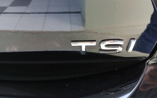 imagem-https://www.socarrao.com.br/sc-vehicle-images-prod/3888008/1789591496402-MTc4OTU5MTI0MzYzOTQ5NjA3MTAyNjg5NzAwNDQ5NzcuanBn.jpg
