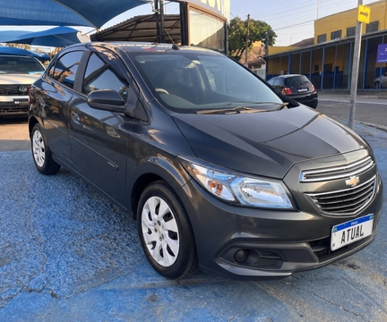 Chevrolet Onix 2016 Cinza — foto 1 de 3