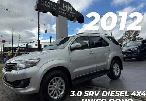 Toyota Hilux SW4 2012 Prata — foto 1 de 3
