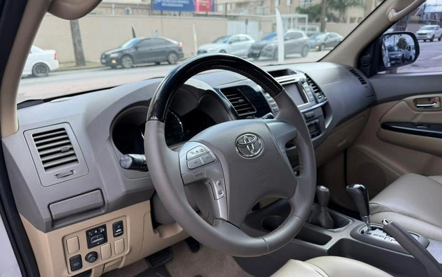 imagem-https://www.socarrao.com.br/sc-vehicle-images-prod/3888270/1789656190999-8483907_12_B_763d93e513.jpeg