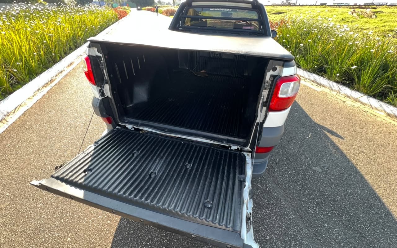 imagem-https://www.socarrao.com.br/sc-vehicle-images-prod/3888319/1789592422991-V2hhdHNBcHAgSW1hZ2UgMjAyNi0wOS0xNiBhdCAxNi40OC41OS5qcGVn.jpeg