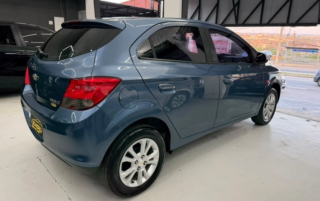imagem-https://www.socarrao.com.br/sc-vehicle-images-prod/3888447/1789592587544-4_060220.jpg