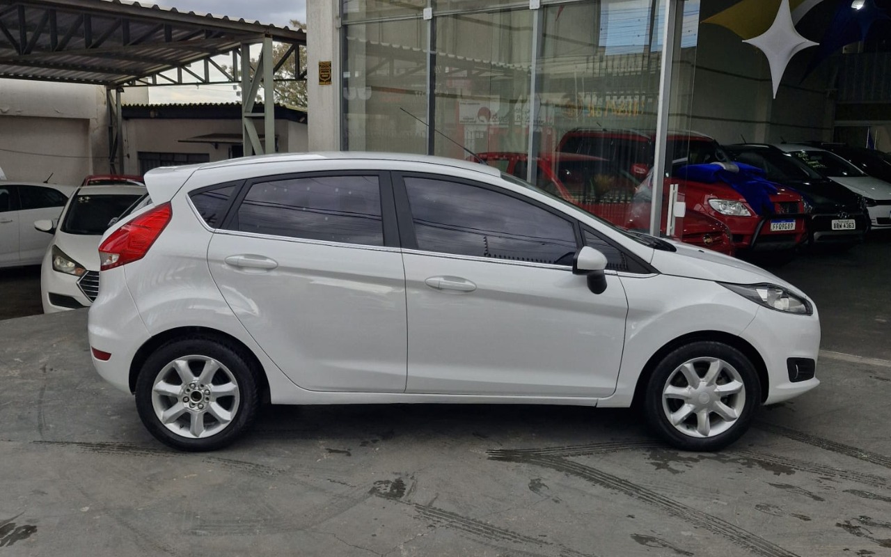 imagem-https://www.socarrao.com.br/sc-vehicle-images-prod/3888486/1789592830266-OC5qcGVn.jpeg