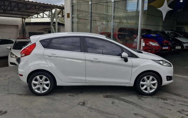 imagem-https://www.socarrao.com.br/sc-vehicle-images-prod/3888486/1789592830266-OC5qcGVn.jpeg