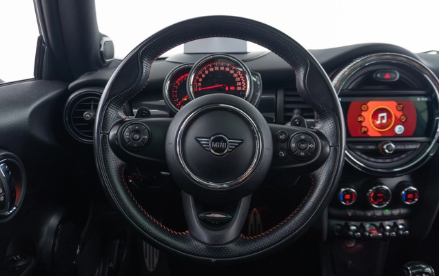 imagem-https://www.socarrao.com.br/sc-vehicle-images-prod/3888488/1789735583750-5885fb5c-09bf-4f94-b0ce-22e00b91cc47.jpg