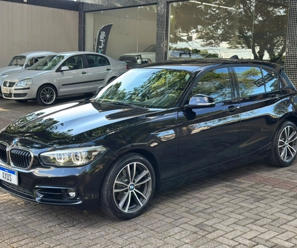 BMW 120i 2019 Preto — foto 1 de 3