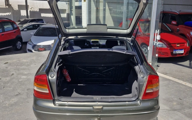 imagem-https://www.socarrao.com.br/sc-vehicle-images-prod/3888846/1789764362046-MTcuanBlZw.jpeg