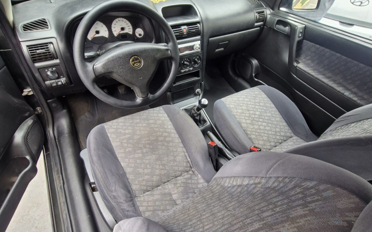 imagem-https://www.socarrao.com.br/sc-vehicle-images-prod/3888846/1789764362301-MjAuanBlZw.jpeg